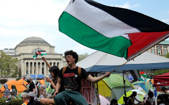 مخيم طلابي تضامني