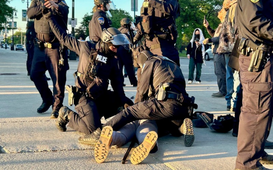 قمع الشرطة الأمريكية لطلاب الجامعات