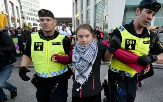 اعتقال غريتا ثونبرج خلال مسيرة مؤيدة لفلسطين