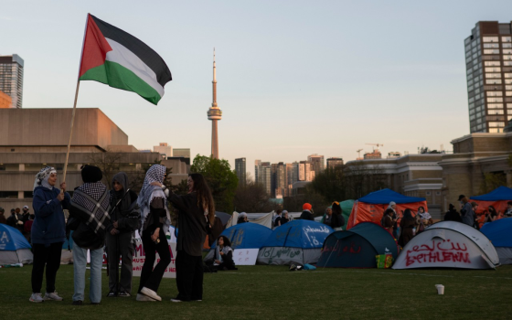 مخيم طلابي تضامني مع فلسطين