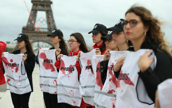 "مراسلون بلا حدود” يحتجون في باريس لدعم الصحفيين في غزة