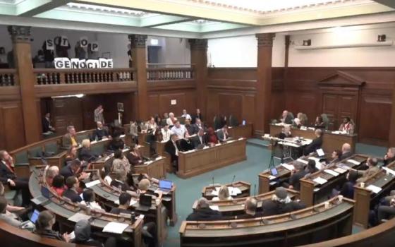 طرد محتجين مؤيدين لفلسطين من اجتماع مجلس كامدن