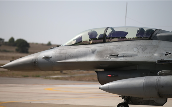 طائرة حربية