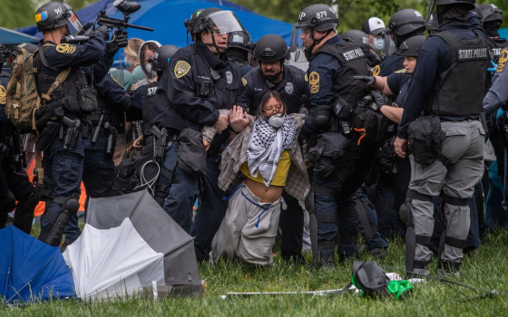 قمع الشرطة الأمريكية لطلاب الجامعات