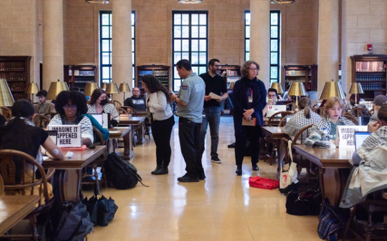 احتجاج صامت مؤيد لفلسطين في مكتبة هارفارد