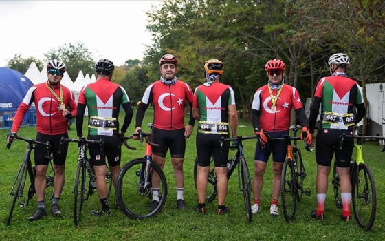 فريق "تشكمه كوي" للدراجات الهوائية