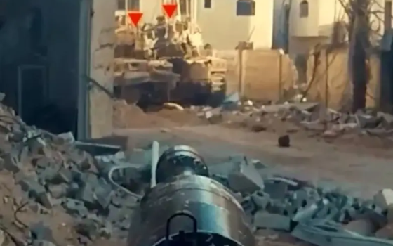 ميتا تحشد خوارزمياتها لمواجهة الأحمر