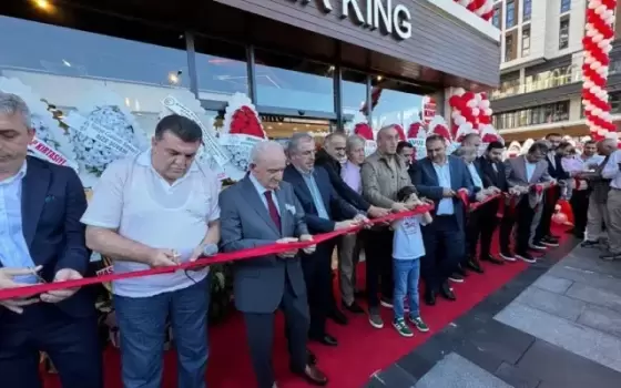افتتاح برجر كينج في ريزا التركية