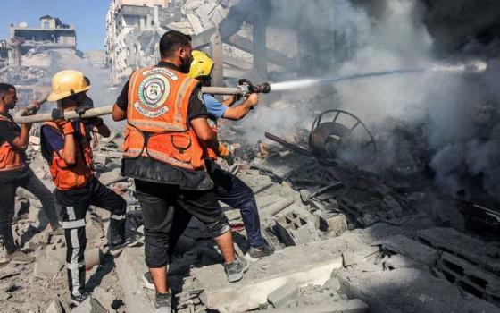 المرصد الأورومتوسطي: تعطيل عمل الدفاع المدني قرار رسمي بإعدام آلاف الفلسطينيين شمالي غزة