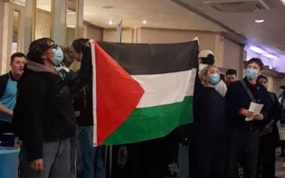 طلاب جامعة جلاسكو يعطلون معرضًا للوظائف