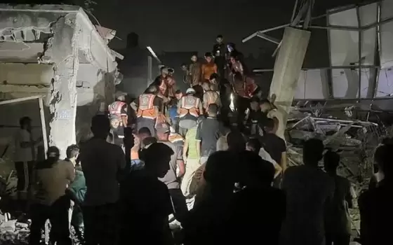 مجزرة في دير البلح