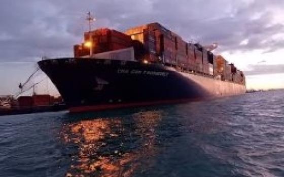 سفينة كاثرين التي تحمل اسلحة للعدو