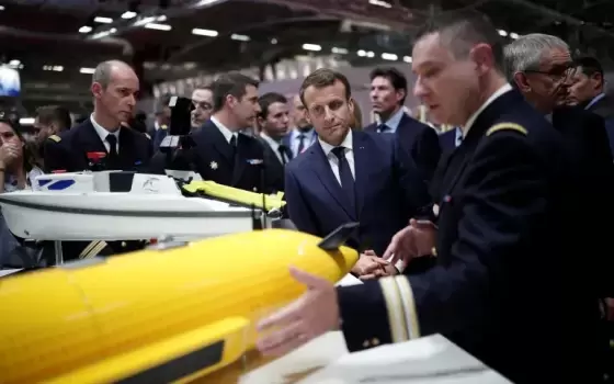 خطوة مثيرة للجدل! فرنسا تمنع مشاركة كيان الاحتلال في معرض للأسلحة البحرية