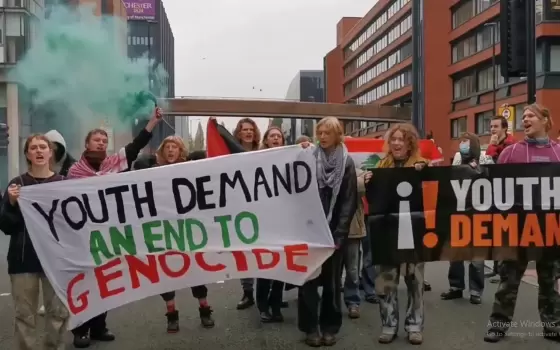 "يوث ديماند” تغلق طريقًا في مانشستر وتدعو لمظاهرة تضامنية