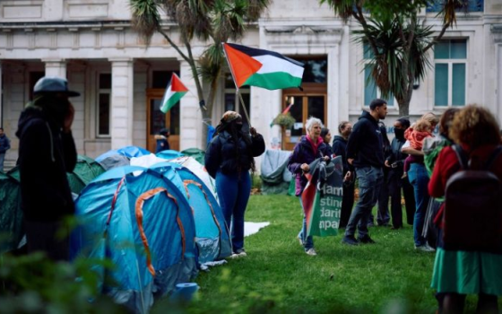 مخيم طلابي تضامني مع غزة