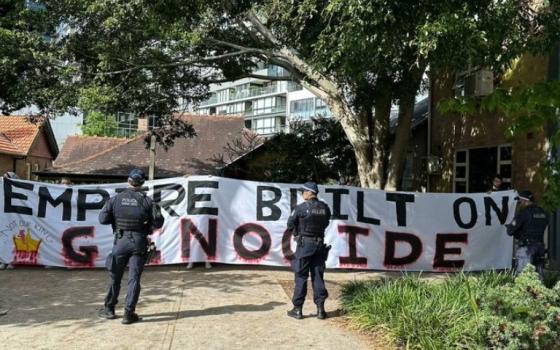 احتجاجات مؤيدة لفلسطين ضد زيارة الملك تشارلز لأستراليا