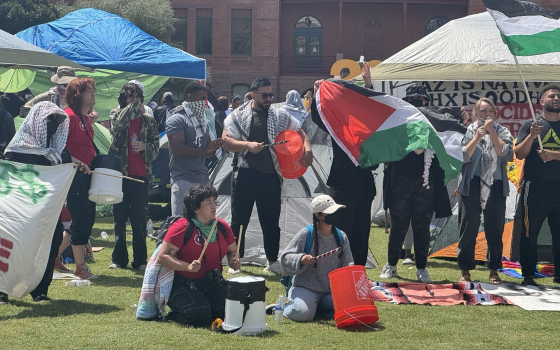 مخيم طلابي تضامني مع غزة  