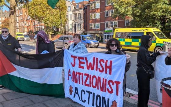 أنصار فلسطين يعطّلون حدثًا لصحيفة "هآرتس" في لندن