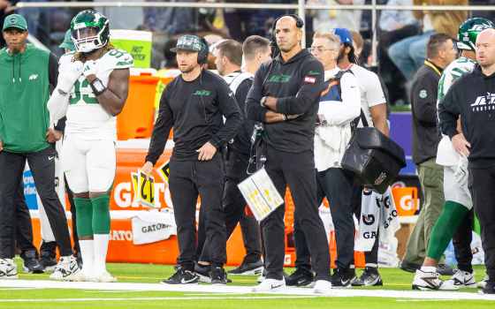 مدرب فريق “نيويورك جتس”  