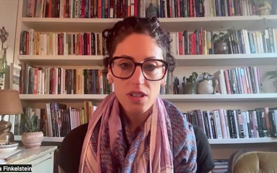 الاستاذة اليهودية فينكلشتاين