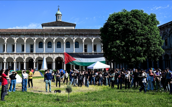 مخيم طلابي تضامني في جامعة ميلانو الإيطالية  