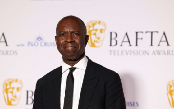 كلايف ماري، مذيع في البي بي سي