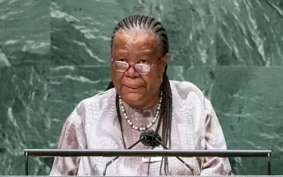 ناليدي باندور| وزيرة خارجية جنوب أفريقيا السابقة