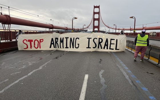 داعمو فلسطين يغلقون جسرًا بسان فرانسيسكو