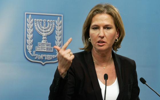 وزيرة إسرائيلية سابقة تدعى تسيبي ليفني