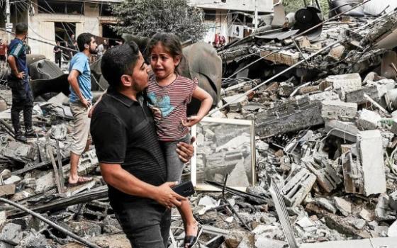 طفلة متأثرة بالعدوان الإسرائيلي على لبنان