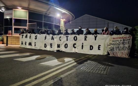 داعمو فلسطين يعتصمون أمام شركة داعمة للاحتلال