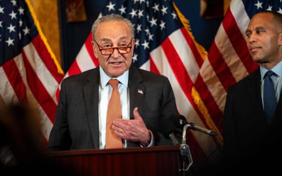 السيناتور تشاك شومر