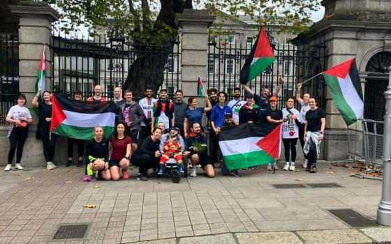 فعالية رياضية تضامنية للعاملين الصحيين في أيرلندا