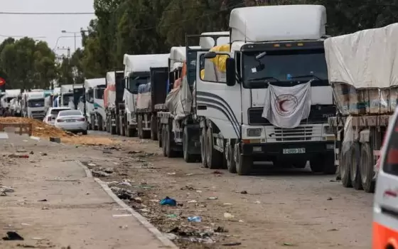 شاحنات من المساعدات المتوجهة إلى غزة  