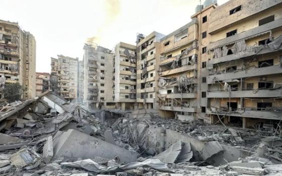 من مظاهر الدمار في لبنان