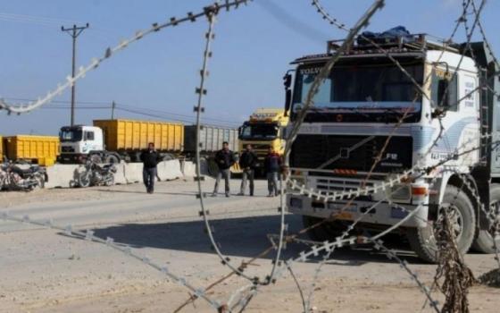 شاحنات من المساعدات المتوجهة إلى غزة