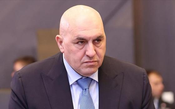 وزير الدفاع الإيطالي