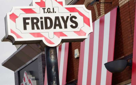 شعار سلسلة مطاعم "فرايديز"