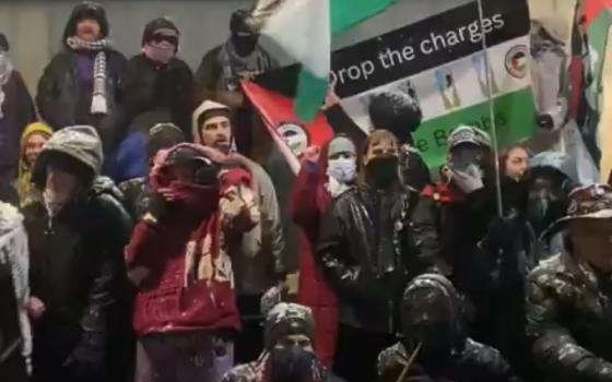 وقفة تضامنية مع نشطاء حركة فلسطين المسجونين