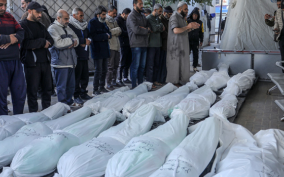 صلاة على شهداء في غزة