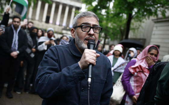 الطبيب غسان أبو ستة الذي عمل في غزة