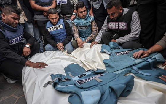 صحفيون من غزة في جنازة زملائهم