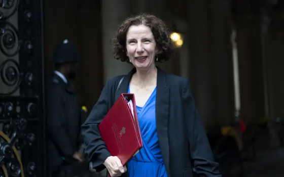 وزيرة التنمية الدولية في بريطانيا