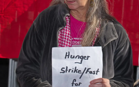 ناشطة نسوية داعمة لفلسطين