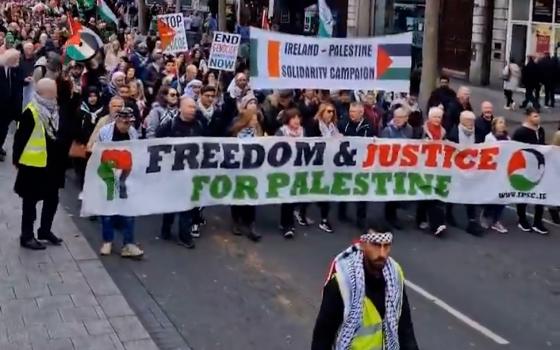 مظاهرة حاشدة لدعم فلسطين في أيرلندا