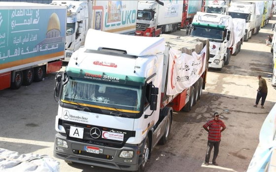 شاحنة محملة بالمساعدات