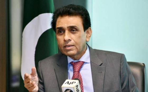 وزير العلوم والتكنولوجيا والتعليم الفيدرالي الدكتور خالد مقبول