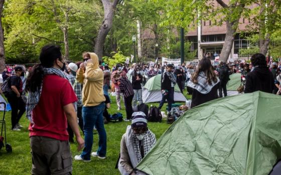 مخيم طلابي داعم لفلسطين