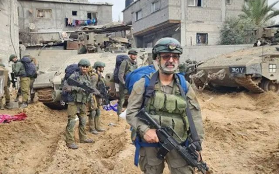 حاخام إسرائيلي يدعى أبراهام زربيف حارب في غزة