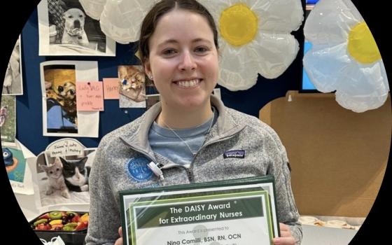 الممرضة نينا كاميلي